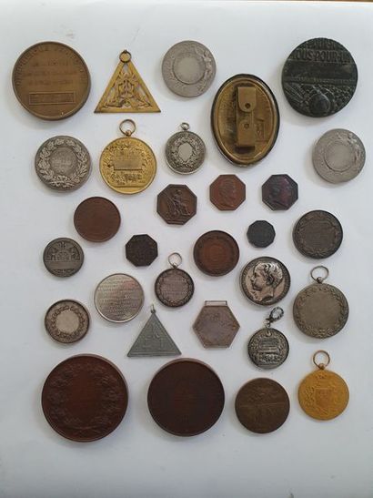  TABLE MEDALS A set of 33 table medals including 5 silver and 5 awarded. Masonic...