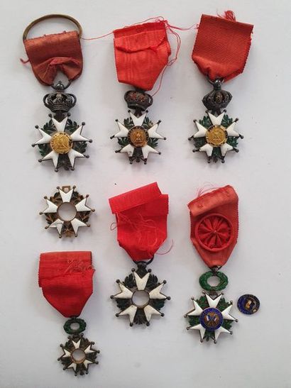 null FRANCE 
ORDER OF THE LEGION
 OF HONOUR 

Set of 7 legions of honour incomplete...