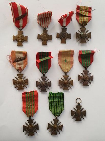 null FRANCE
CROIX DE GUERRE 39-45 et divers
Ensemble de 11 médailles : sept croix...