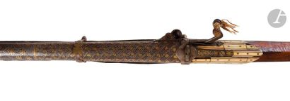 null Fusil à mèche indo-persan « Tufek ».
Long canon en damas profusément décoré...