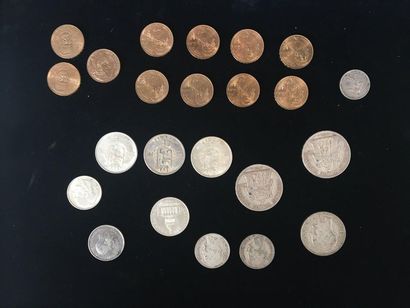 null Lot de pièces en argent françaises, belges et anglaise : 
- 2 pièces de 5 francs...