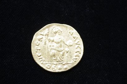 null Lot de 3 toutes petites pièces dont 2 en or. Poids: 4,51 g
grande pièce (byzantine...