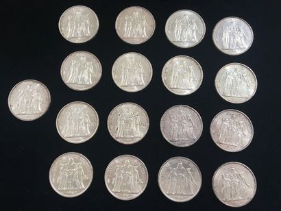 null 17 pièces de 10 Francs en argent. Type Hercule. 1965 (8) - 1966 (3) - 1967 -...