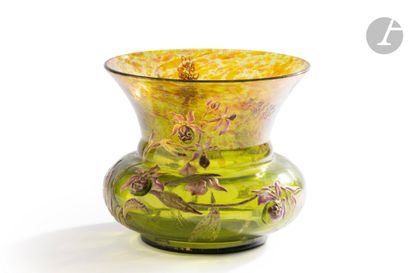 null ÉMILE GALLÉ (1846-1904)
Orchidées Ophrys Abeille
Vase à panse renflée et au...