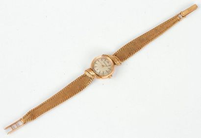 null JAEGER LECOULTRE vers 1960
N° 841232. Montre bracelet pour femme en or jaune...
