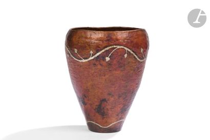 null JEAN ASLANIDES (1918-2015)
Branches grimpantes très stylisées
Vase cornet à...