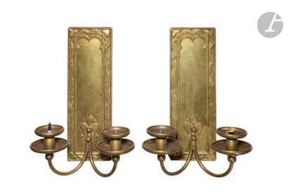 null WORK ARTS AND CRAFTSPaire
 large wall lights with two light arms. Bronze and...
