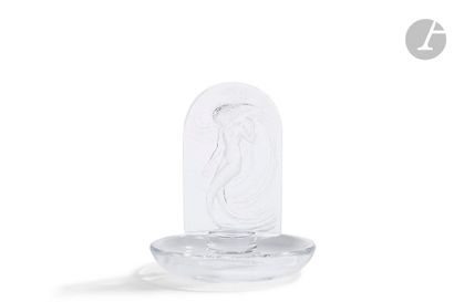 null MAISON LALIQUE2 ŒUVRES-
 A Naïade ashtray, based on a model by René Lalique...