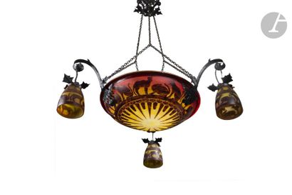 null THE FRENCH GLASSCats, circa 1922/24Rare
 and important suspension with 4 lights;...