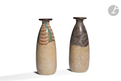 null LOUIS LOURRIOUX (1874-1930)
Deux vases formant pendants. Épreuves en grès émaillé...