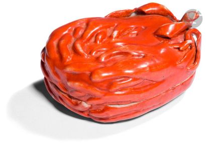 null CHINE - XIXe siècle
Boîte en porcelaine émaillée rouge de fer en forme de citron...