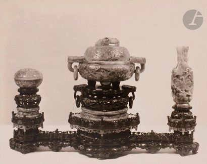 null PHOTOGRAPHE NON IDENTIFIÉ
Catalogues d’objets d’art chinois et d’Asie du Sud-Est,...
