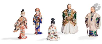 null JAPAN - Around 1900A set of
five polychrome enameled porcelain statuettes of...