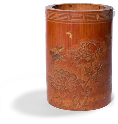 null JAPAN - MEIJI Period (1868 - 1912
)Bamboo brush pot with carved decoration in...