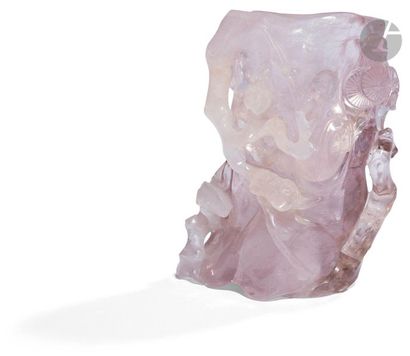 null Chine - XIXe siècle
Groupe en cristal de roche sculpté en forme de coupe libatoire...
