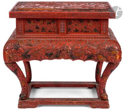 null CHINE - Époque MING (1368 - 1644)
Petite table basse à plateau rectangulaire...