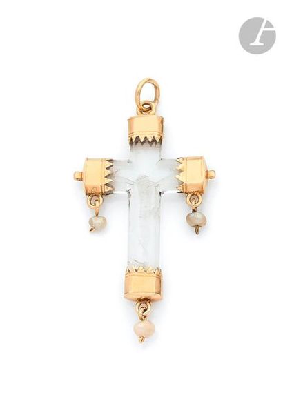 null Rock crystal pendant cross engraved with a Christ on the cross mounted in 18K...