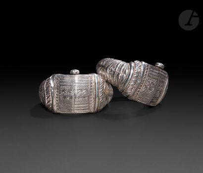 null Paire d’importants bracelets à charnière natla, Oman, Nizwa, XXe siècle 
En...