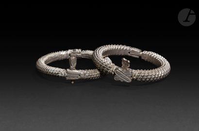 null 
Paire de bracelets en argent (bas titre), Inde, Rajasthan, début XXe siècle

Bracelets...
