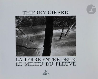 null GIRARD, THIERRY (1951)
La Terre entre deux. Le milieu du fleuve.
Admira, 1988.
In-4...