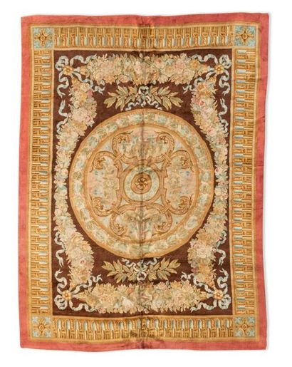 null Beautiful knotted-stitch carpet, the central medallion with geometric decoration...