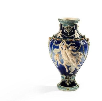 null Louis-Robert CARRIER-BELLEUSE (1848 - 1913) pour CHOISY-LE-ROI
Vase de forme...