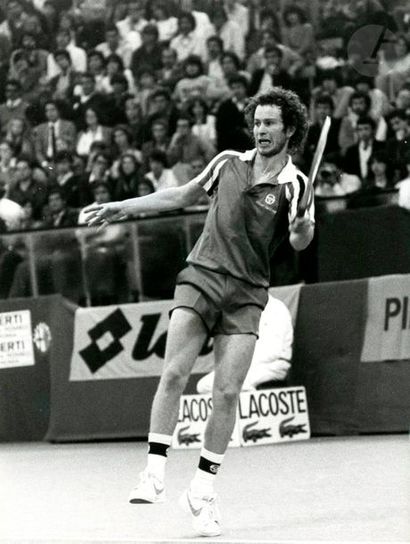 null Photographe non identifié 
John McEnroe, 1981. 
Pendant le tournoi de Rome contre...