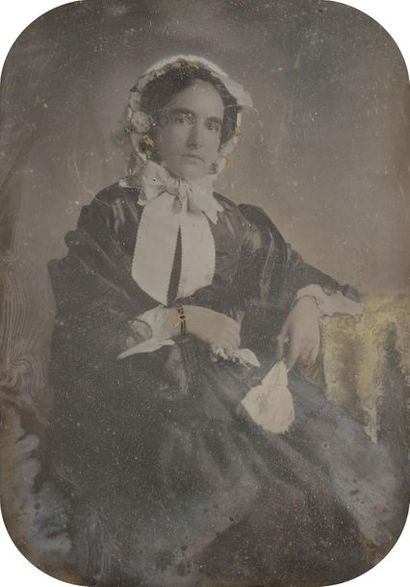 null Eugène Lamoisse (Pointe-à-Pitre studio
)Young
 woman with handkerchief, c. 1850

.Daguerreotype,...