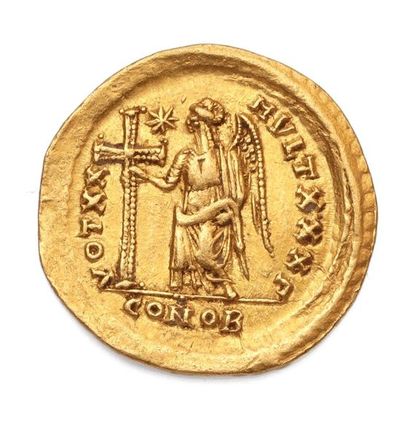 null THEODOSE II (402 - 450). Solidus. Constantinople. 4,47 g

Son buste diadémé...