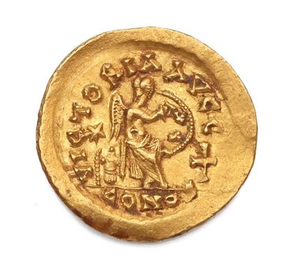 null LEON (457 - 474). Sémissis. Constantinople. 2.25 g

His tiara bust on the right....