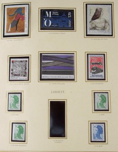 null [STAMPS] FRANCE

1 set of Nine in 3 "Presidency" Albums, some of which are pre-war...