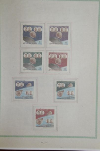 null [STAMPS] FRANCE & COLONIES

A set in four albums and a few bulk albums especially...