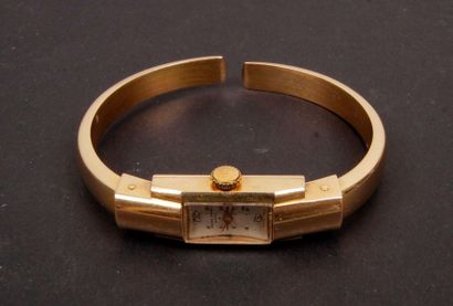 null Beaume & Mercier. Ladies gold bracelet watch.
Gross weight: 18.4 g
