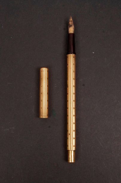null Fountain pen in gold (18K). Gross weight: 13.7 g