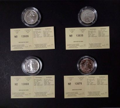null Lot of silver coins including : 
- LA MONNAIE DE PARIS, 4 silver 5 franc coins,...