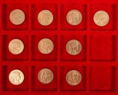 null 10 pièces de 20 Francs en or. Type Coq. 1907 - 1908 (7) - 1911 (2)