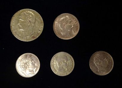 null Lot of 4 French gold coins
:- 1 coin of 40 Francs in gold. Type Bonaparte 1er
...