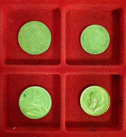 null Lot de 3 pièces en or comprenant:
- 1 pièces de 20 Francs en or. Type Louis...