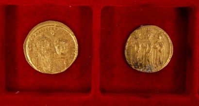 null 2 FAUSSES pièces romaines en or (23 K). Poids : 8,82 g