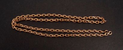 null Gold chain with cubic links (18K). Weight: 21.2 g
Length: 50 cm; no clasp. 