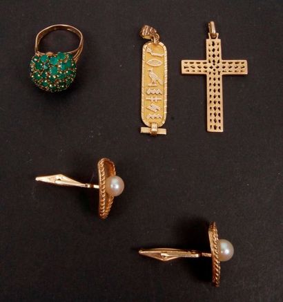 null Lot of gold jewelry including : - 
1 cross pendant (18K - Weight: 3.6
 g) 
...