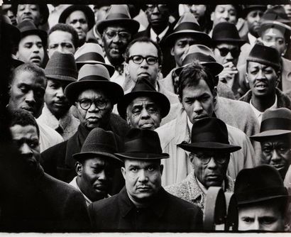 null Gordon Parks (1912-2006)
Black Muslims Rally. Harlem, New York, 1963. 
Épreuve...