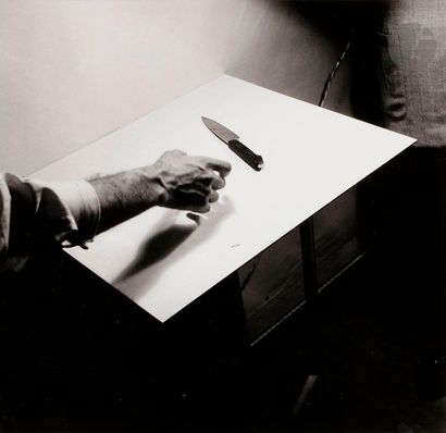 null Fernando Lemos (1926-2019) 
Autoportrait. La main et le couteau, 1949. 
Deux...
