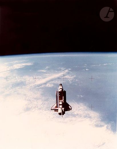null NASA 
Mission STS-7 Challenger, juin 1983. 
La navette en orbite. 
Épreuve chromogénique...