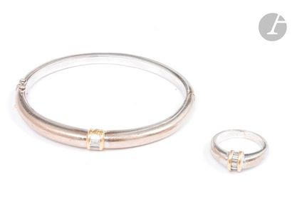 null Demi-parure en or gris 18K (750) comprenant : un bracelet jonc ouvrant et une...