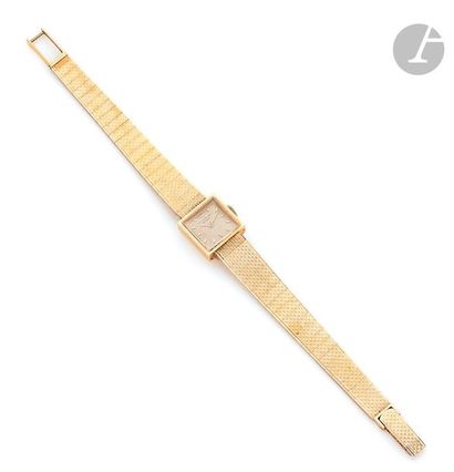 null PATEK PHILIPPE Ref 3086/82. Vers 1960
N° 2615604
Montre bracelet pour femme...