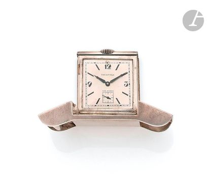 null TAVANNES. Circa 1930No. 0125968 - 3621Watch
concealed in a 925 silver belt buckle,...