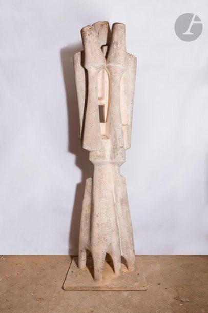 null Roger DESSERPRIT (1923-1985
)Composition - Sculpture
,

1971Cement,

terracotta...