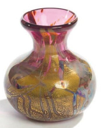 Louis LELOUP (né en 1929) Petit vase à panse ovoïde et col ouvert à décor abstrait...