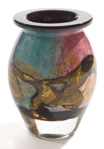 Jean-Claude NOVARO (né en 1943) Vase ovoïde à col ouvert à décor rose, bleu, noir...
